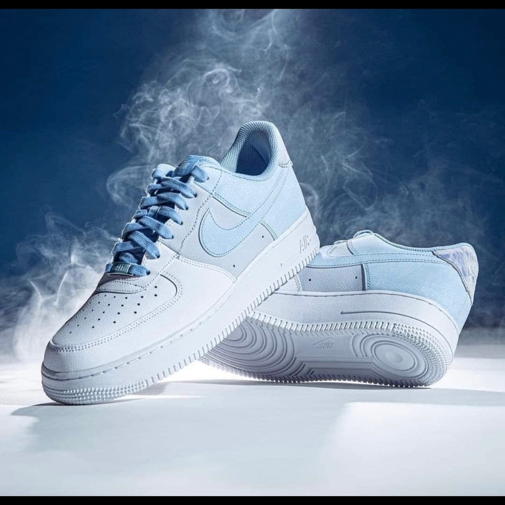 This is not for sale, I’m looking for this.I think it’s Air Force 1 psychic blue